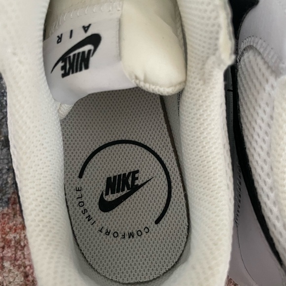 Nike Air Max White and Black Sneakers - Picture 3 of 6